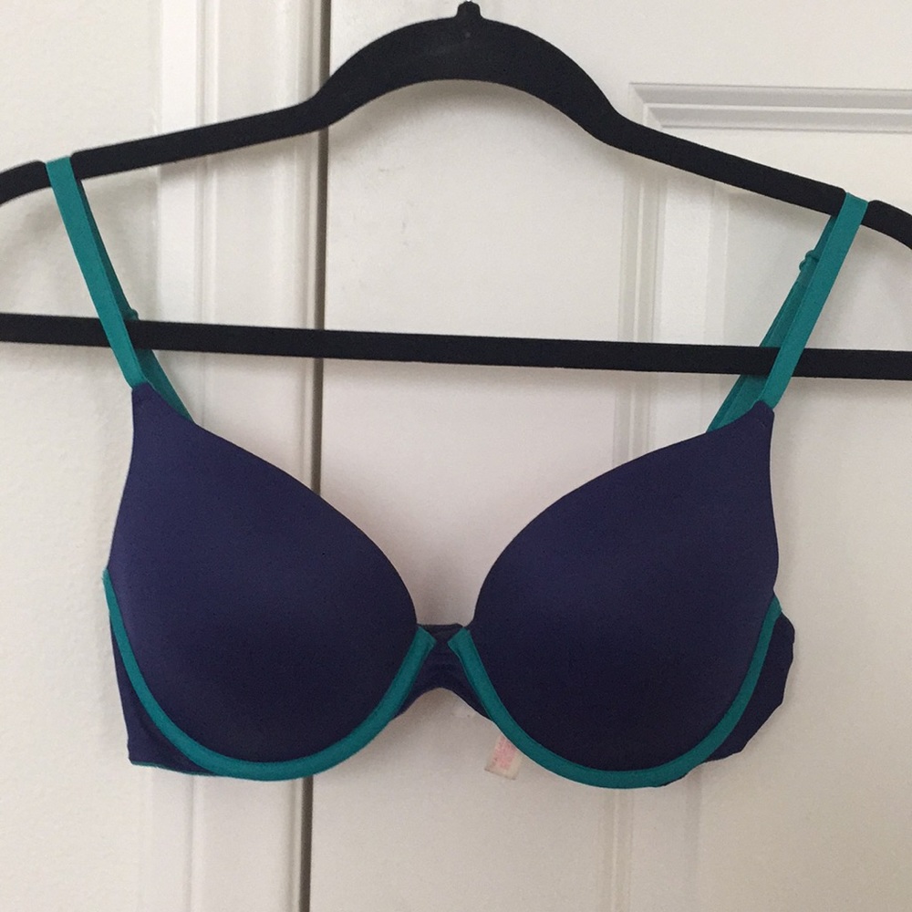Victoria’s Secret Pink wear everywhere push-up